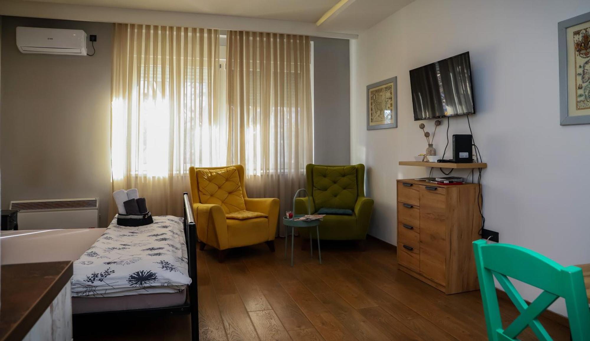 Ferienwohnung Rezervisi Slobodno, U Centru Smo Novi Sad Exterior foto